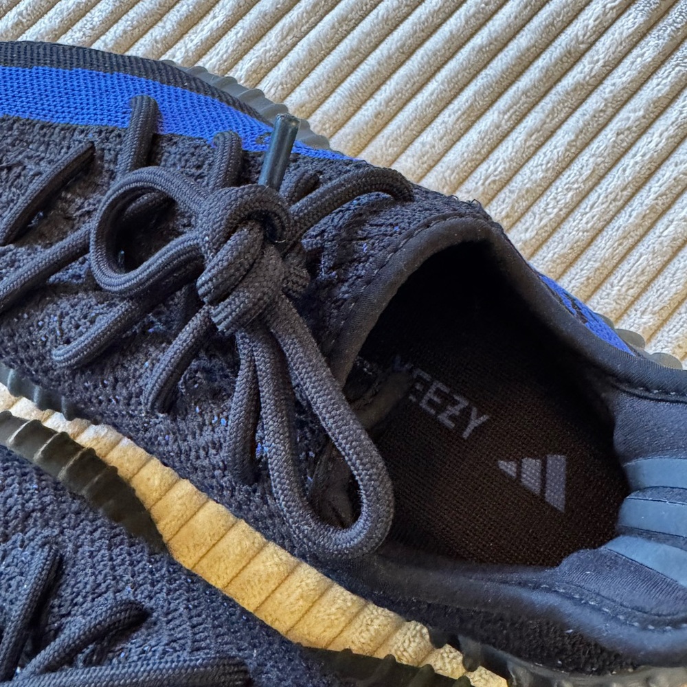Adidas Yeezy 350 V2 Dazzling Blue - size 6.5 - Picture 3 of 6
